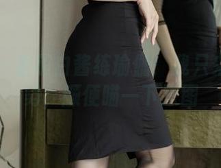 爱蜜社 – 看萌白酱练瑜伽：我只来关注姿势，顺便瞄一下原图