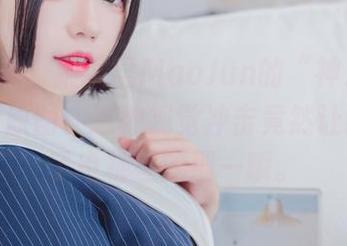 镇楼作品！猫君君MaoJun的“神乐Mea”最新原图。这种视觉冲击竟然让我想起了电梯里的那一瞬。