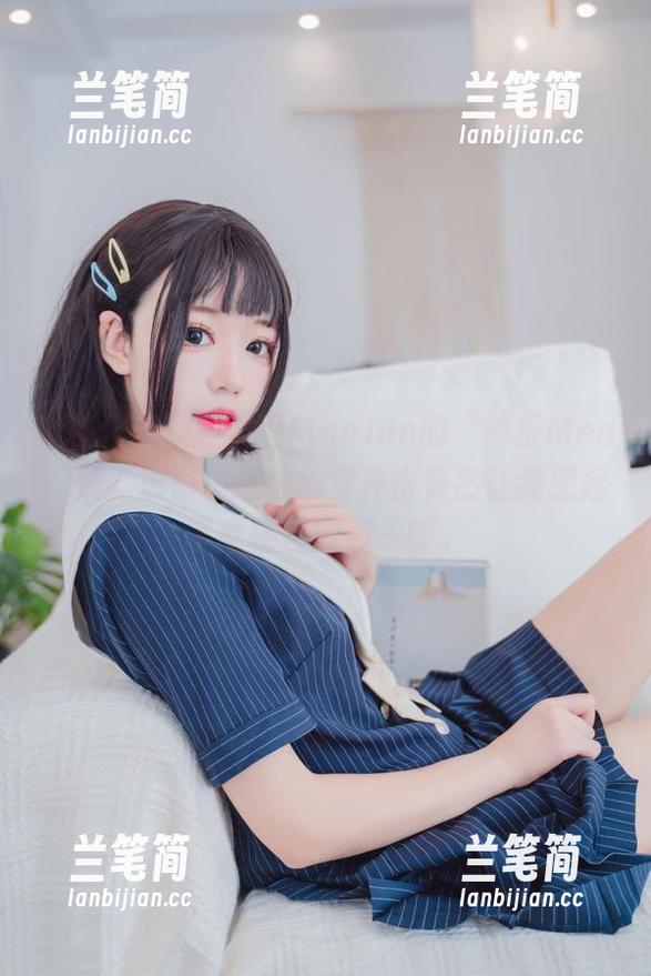 镇楼作品！猫君君MaoJun的“神乐Mea”最新原图。这种视觉冲击竟然让我想起了电梯里的那一瞬。