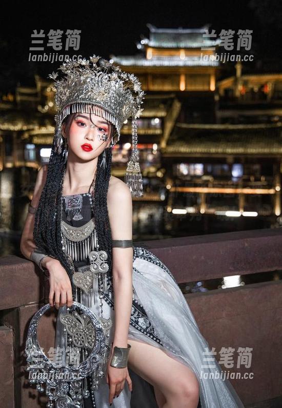 女仆归来！瓦斯塔亚小龙虾最新原图，要准备好面临一场“服装审判”哦！