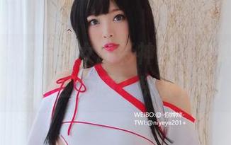 这组花与酒与少女的彩神图，白烨烨是使魔法的巫师吗？快来下载！