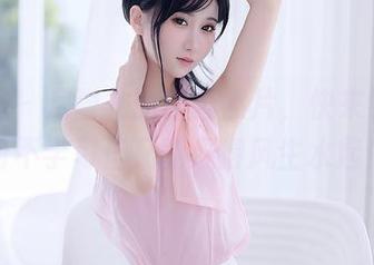 秀人网 – 月酱儿的校园照片，快来学习如何不学习但又能混得风生水起！