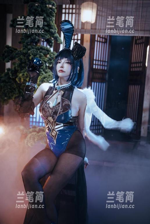 哦，秋和柯基带来的写真，像小红帽一样甜蜜又俏皮