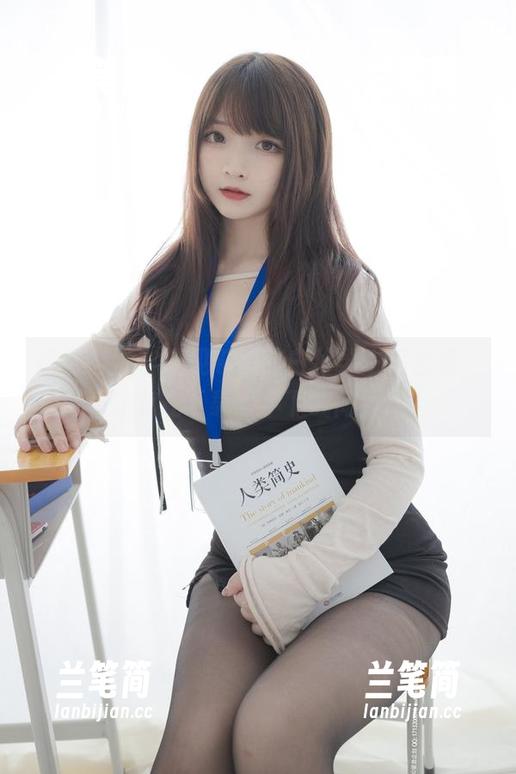 紧急企划 - 这见希w的白丝学生服合集，竟让我在下载与不下载间纠结？