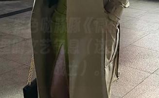 微密圈 – 紫色哒豚豚《微信朋友圈系列》：壁纸里的文艺气息（这架势像个凯旋的战士）。