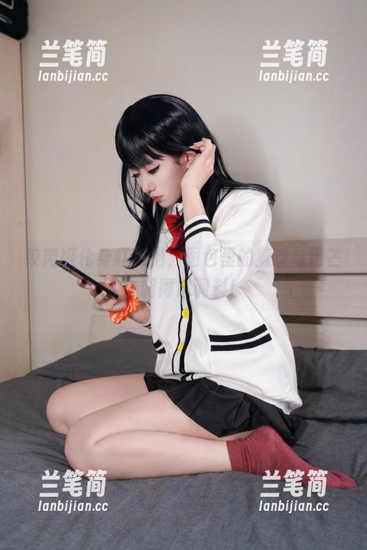 绞肉姬 绞肉姬化身红莉栖,图包里的羞涩与锋芒协调得像调料!