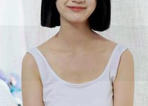 绮梦摄影 – 雪莉的吊带美图，私房里全是迷人又奇怪的姿态。