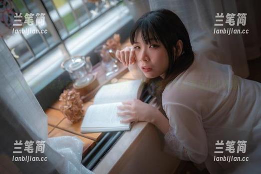 自闭颜球球 看自闭颜球球在黑旗袍里显身手,整个全套作品有点儿小惊艳!