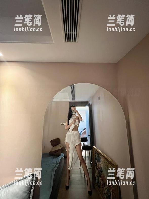 微密圈 - 免费获取：葛征的JK百褶裙资源，真是福利满满呀