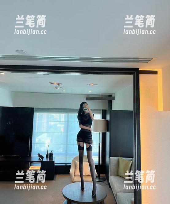 微密圈 - 把黑丝和酒店结合得恰到好处，葛征的新套图更新值得反复品味。