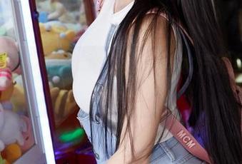 蜜桃社 – 木奈奈浴室资源，水汽缠绕下的小花样