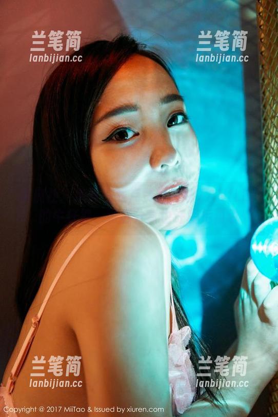 蜜桃社 - 疯狂在线点赞韵莉娜VANILLA的牛仔裤，资源分享也许稍后再说