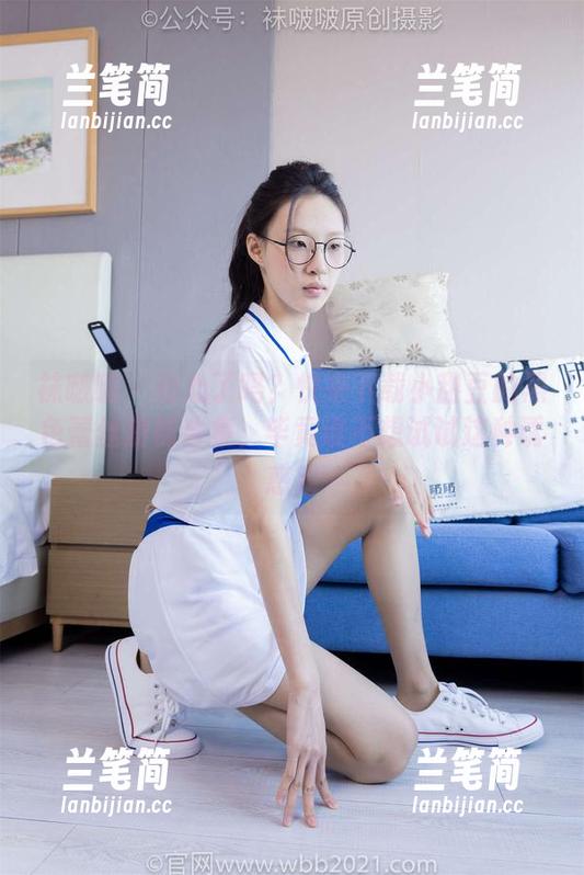 袜啵啵 - 动心了吗？快来下载小甜豆的黑色蕾丝船袜合集，毕竟谁不想试试这种诱惑？