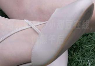 袜啵啵 – 写真时间：小甜豆在线，户外的慵懒午后