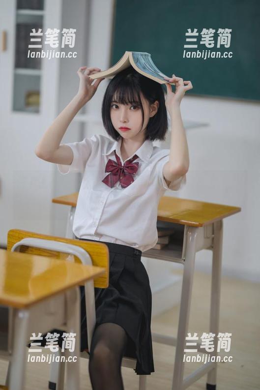 许岚LAN你太大胆！黑丝制服写真免费发布，抢起来！