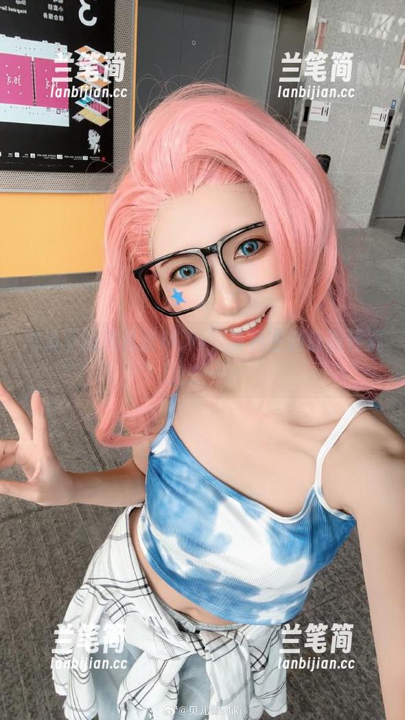 高清下的贝儿酱Miki，粉色主题让我怀疑人生……