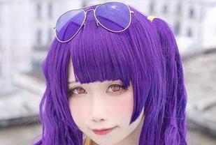 贞子蜜桃的最新力作：女王图集更新，皮肤光滑得令人想用手指滑一滑！