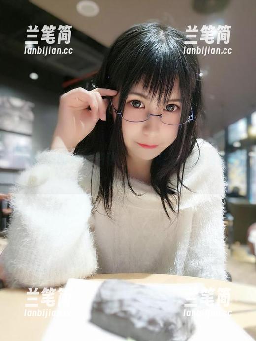 逐月Su的冬季特供：圣诞喵写真和资源双拼套餐
