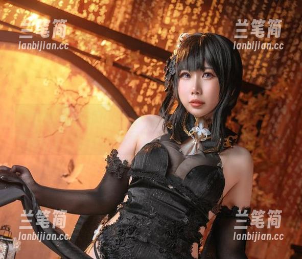 阿九从不咕咕的jk学妹cos，更新得让你想跌进次元壁了！