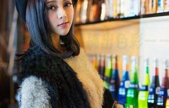 青豆客 – 职业装也能搞出色彩——沫晓伊在这里的图片献上！