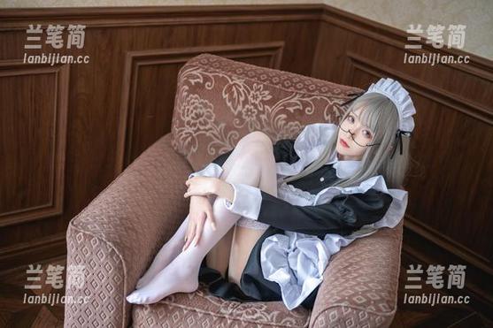实测！青青子Js的免费作品：贞德款礼服，适合战斗也能约会。