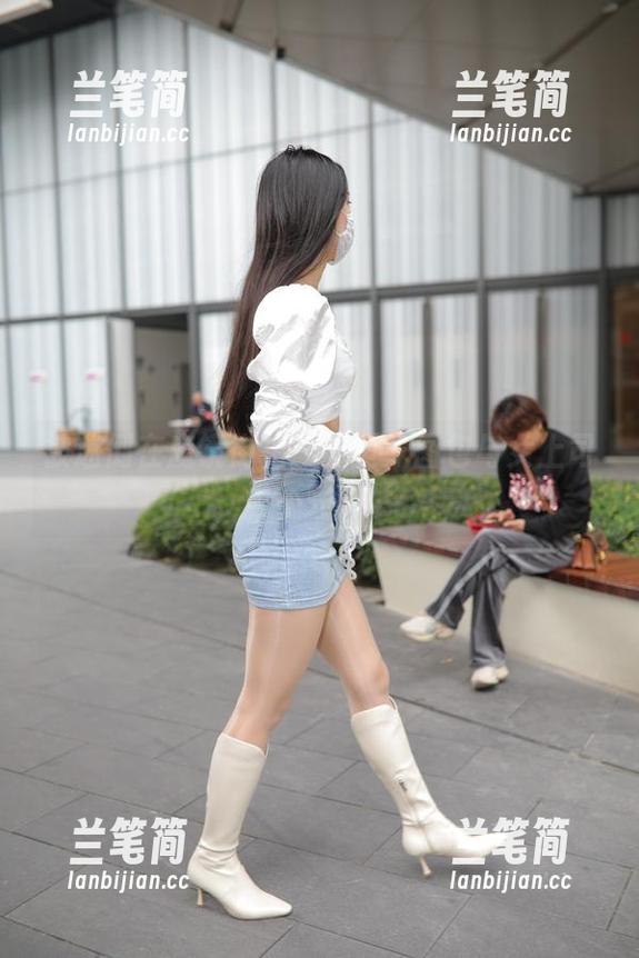 被迷倒在魔镜街拍：无圣光图包与女上司说不完的话